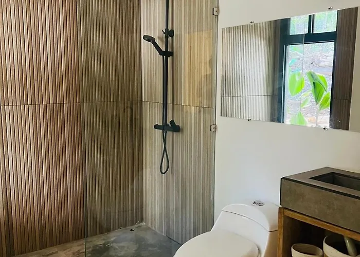 Сasa de vacaciones Peaceful House In Nature 5 Min Drive From San Juanillo