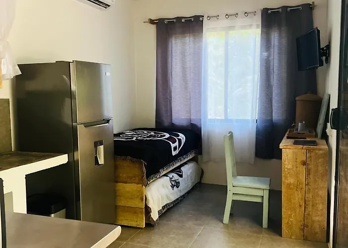 Peaceful House In Nature 5 Min Drive From Сasa de vacaciones San Juanillo